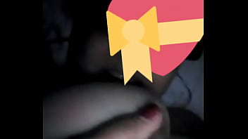 Une adolescente sauvage prend une éjaculation faciale hardcore après un sexe sauvage.