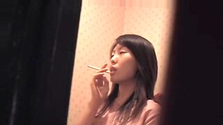 Kecantikan Jepang tertangkap solo di webcam