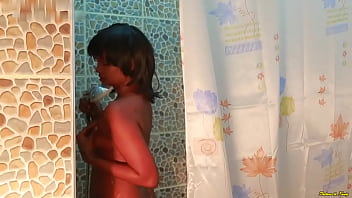 Hot Srilankan actress total nude tub total at 