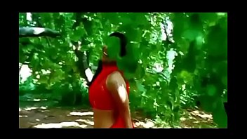Can'_t control!Hot and Sexy Indian actresses Kajal Agarwal flashing her