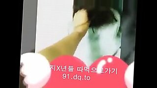 Estrellas coreanas se ponen calientes y sucias en una sesión de sexo caliente.