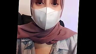 인도네시아 여자 친구가 야생적인 섹스 장면으로 바이러스에 감염됩니다