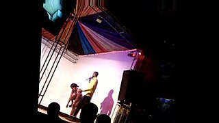 Video porno Uganda yang menampilkan konten seksual yang eksplisit.