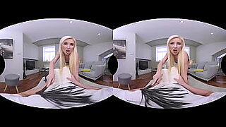 Vanessa Hell shows you how kinky VR is done