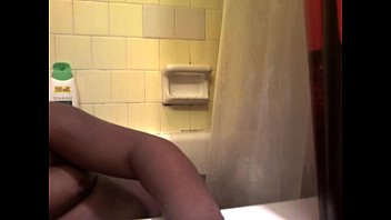 18 year old dude masturbation in bath