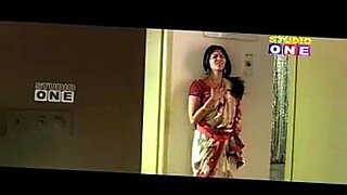 La bellissima indiana Anjali Arora in un allettante MMS di 14 minuti.