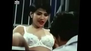 Film indonesiani con sesso forzato e violenza.
