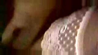 Veronika Zemanova의 뜨거운 집에서의 가슴 섹스 테이프.