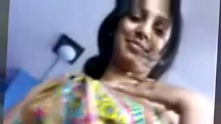 Một cặp đôi Ấn Độ mới khám phá những ham muốn kỳ quặc của họ trên webcam.