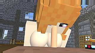 两个游戏玩家在虚拟世界中进行交流,打破界限。