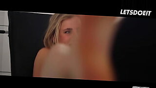 Amerikanische XXX-Videos mit frechen Szenen