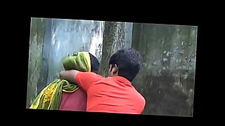 유출된 섹스 테이프에 연루된 방글라데시 여배우.