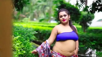 Sexy xxx- India hot bhabi sari shot