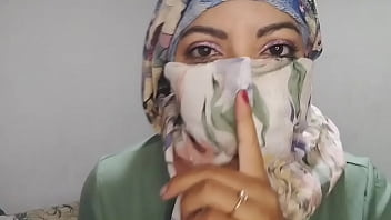 Arab Hijab Wife Masturabtes Silently To Extreme Orgasm In Niqab