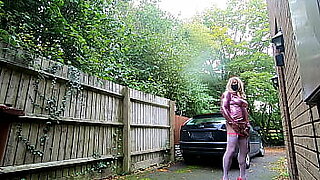 kelly cd wanking and cuming on the driveway
