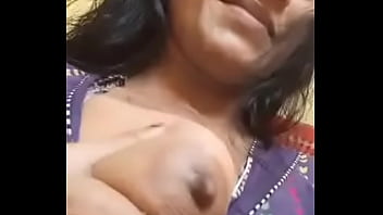 Aunty showcasing boobs to lover
