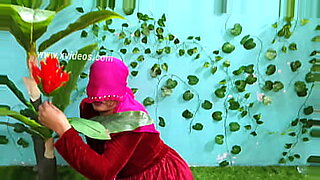 Các ngôi sao Bangladeshi TikTok sử dụng bộ lọc AR để có những giây phút vui vẻ và gợi cảm.