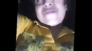 Video porno Nebaj Quiche yang menggairahkan menampilkan pasangan yang penuh gairah dan orgasme yang meledak-ledak.