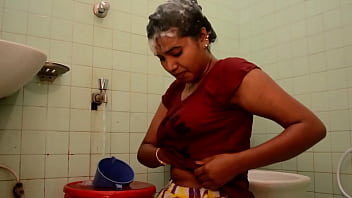 Indian aunty Bath In The Bathroom feeding bap milk 2021
