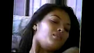 Priyanka Karki seductoramente provoca en un video seductor.
