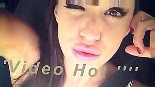 Heißes Kinjibi Kopi XXX-Video mit erotischen Szenen.