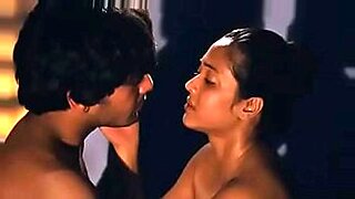 Scena di sesso sensuale con Angeli Khang Vivamax