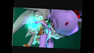 Sonic和Tails在视频中变得淘气。