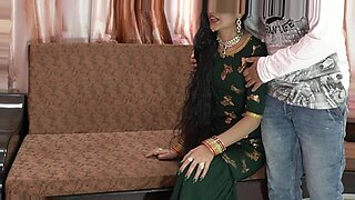 Indiase tiener Priya geniet van ruige seks in zelfgemaakte video met een bevredigende cumshot