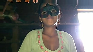 새로운 방글라데시 XXX 웹사이트에서 핫한 인도 포르노 비디오를 제공합니다.