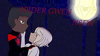 Cuộc gặp gỡ nóng bỏng giữa Spider Gwen và Miles trong ký túc xá.