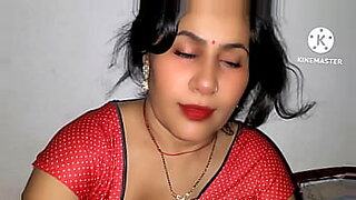 Esposa india se pone traviesa en la webcam en video casero