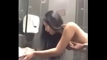 Indian bf fuck his girlfriend in douche