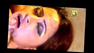 魅力的なジャナットが出演するバングラデシュのシズリングビデオ。