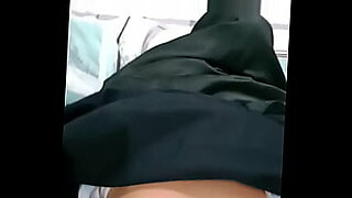 El video de Guru Nai muestra una mezcla de escenas kinky y sensuales.