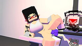 珍妮在Minecraft色情场景中接受了面部射精